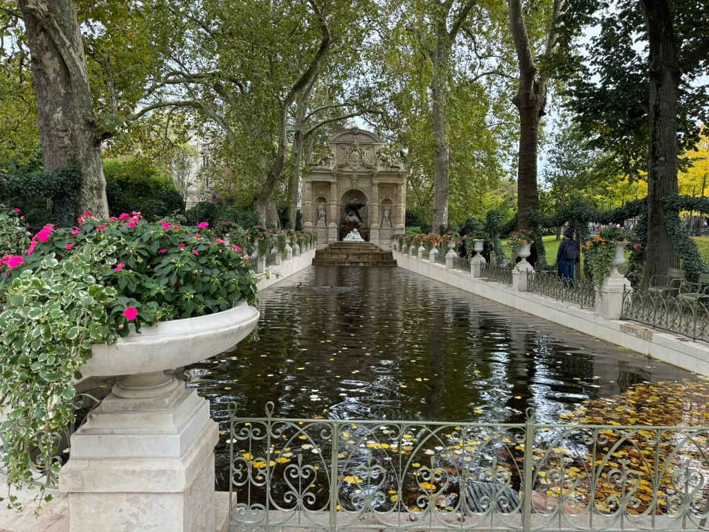 Médicis fountain at Luxembourg Garden